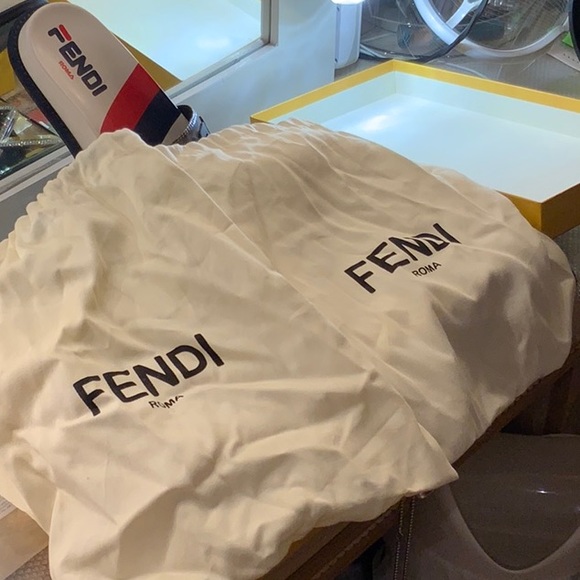 FENDI Pool slide - Picture 4 of 6